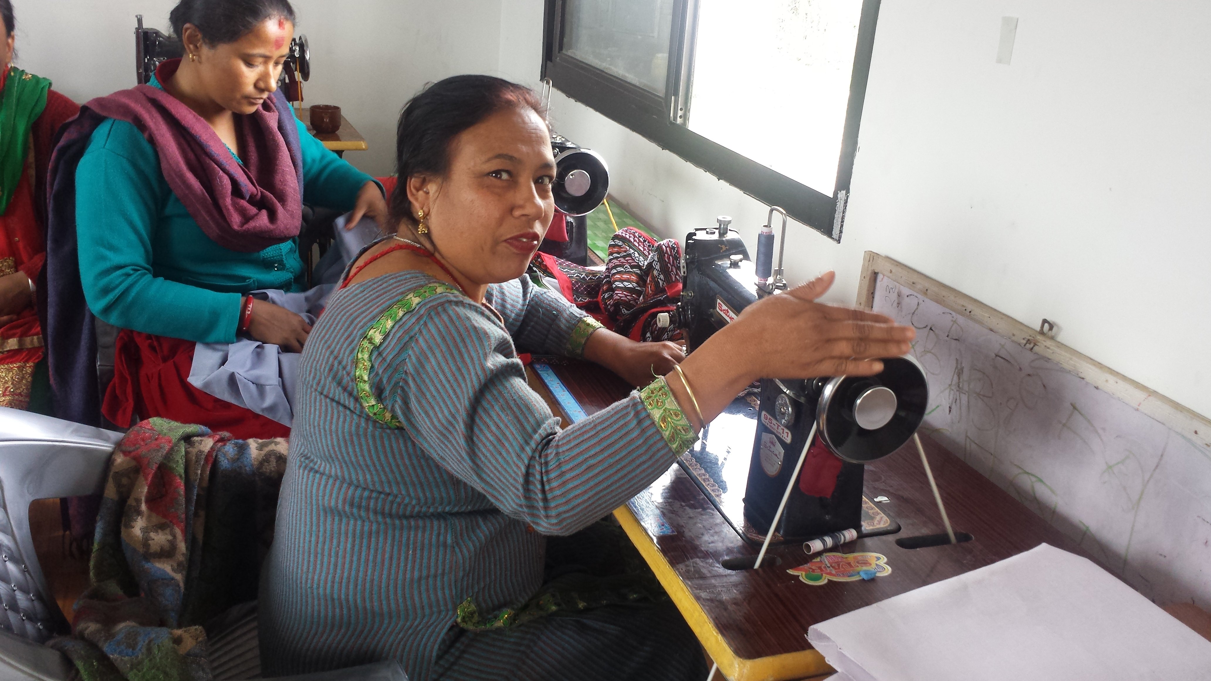 裁縫合作社主席Rajya Laxmi ，希望透過和成員分享知識，能令更多婦女靠手藝脫貧自立。（攝影︰李寶琪/樂施會）